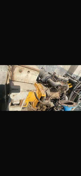 السلام عليكم مولدات عدد 2 واحد بيركنز انكليزي واحد دويز4 بستم المولدات جاهزات الاثنين 30 كيفي. مكانهم رمادي سعر 50 ورقه 
***********
