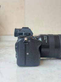 A7r3 للبيع  Shutter 26904 يجي وياها بطارية وشاحنة مال بطارية  وعدسة  T...