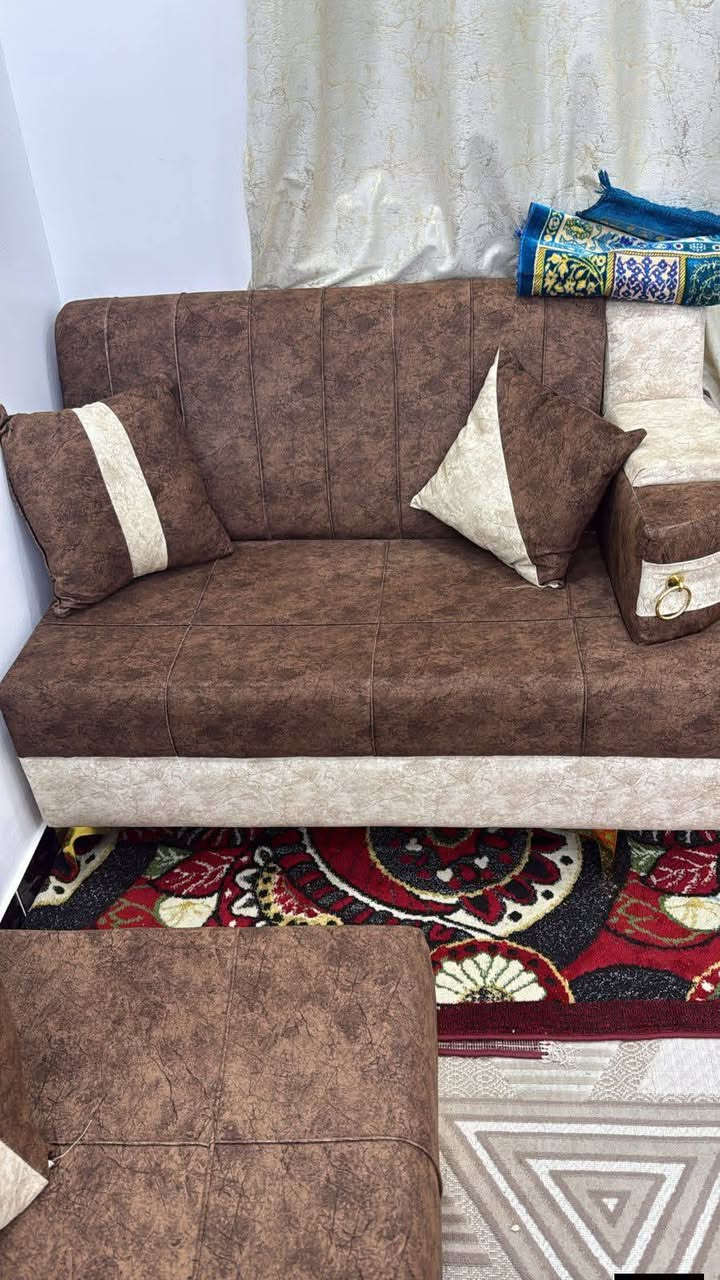 السلام عليكم تخم نظيف فول محتاجه واريد ابيعهم 100 تواصل***********
