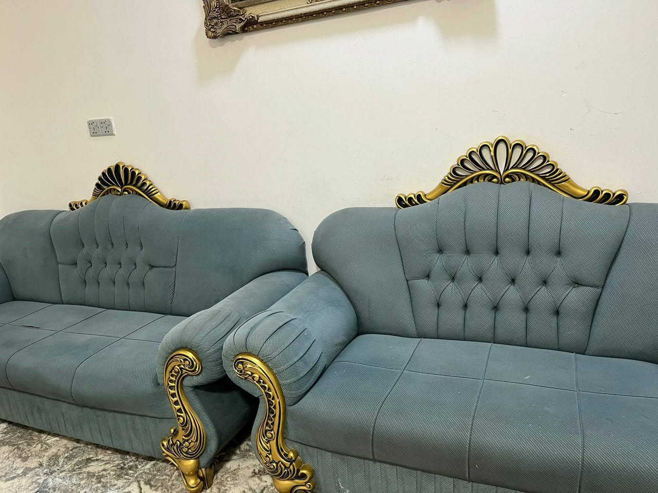 السلام عليكم 
عندي تخم للبيع مستعمل (نظيف) في منطقه القاهره جامع النداء 
تخم ساده 450
وتخم مشجر 350
وبيهن مجال 
للاستفسار الاتصال على الرقم ***********
