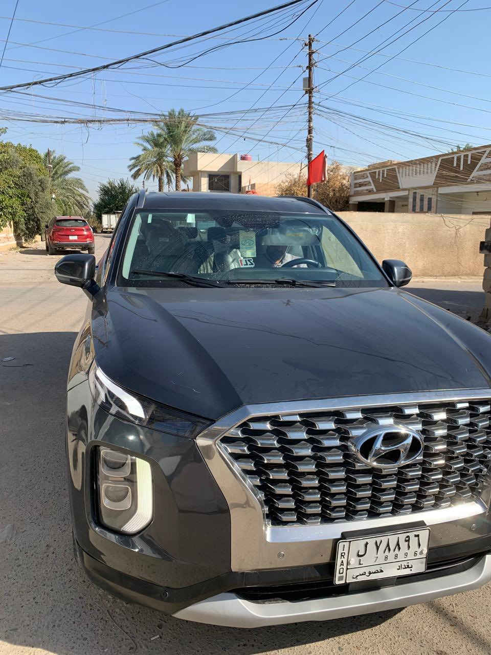 هونداي باليسايد ٢٠٢٠
السعر ( 220) ورقة وبيهة مجال 
المواصفات : 
- محرك 3.8 لتر 6 سلندر 
- جير اتوماتيك ازرار 
-  نظام eco و sport و smart و normal 
- رادار امامي وجانبي 
- نظام محافظة على المسار
- نقاط عمياء
- تشغيل بصمة
- دخول ذكي
- مثبت سرعة
- فتحة سقف امامي 
- مقاعد منفصلة vip( سياحي )
- تحكم دركسون
- شاشة لمس (تدعم اندرويد اوتو وآبل كاربلاي)
- اضاءة ترحيب في مقابض الابواب 
- مساعدة تفادي التصادم الأمامي 
- اشارات بالمرآة
                                                          Auto hold -
- انوار زينون
- كاميرا خلفية دوارة 
- مصابيح ضباب خلفية
- منافذ شحن يو إس بي للصف الثاني
- انوار ليد
- كشافات ضباب
- حساسات امامية وخلفية
- فرامل مانع للانزلاق
- حساس كفرات
- وارد امريكي حادث جاملغ وبنيد مبدلات نفس اللون ماشية 60 الف كيلومتر
-الرقم ***********
-الرقم٢ -***********
