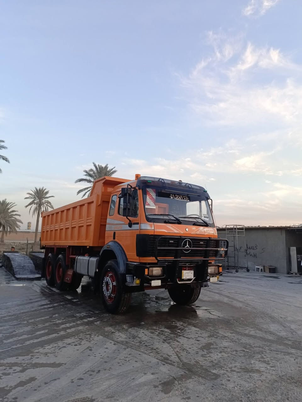 البي للبيع السياره بلادي كلاب اثنه مكفوله كفاله عامه مجموعه جاف مكينه ٨تخم تاير كير ١٥٥موديل ٩١اصل السياره باسمي للاستفسار ال تصال على الرقم والي مو شراي لا يتصل رحمله والديكم ***********
