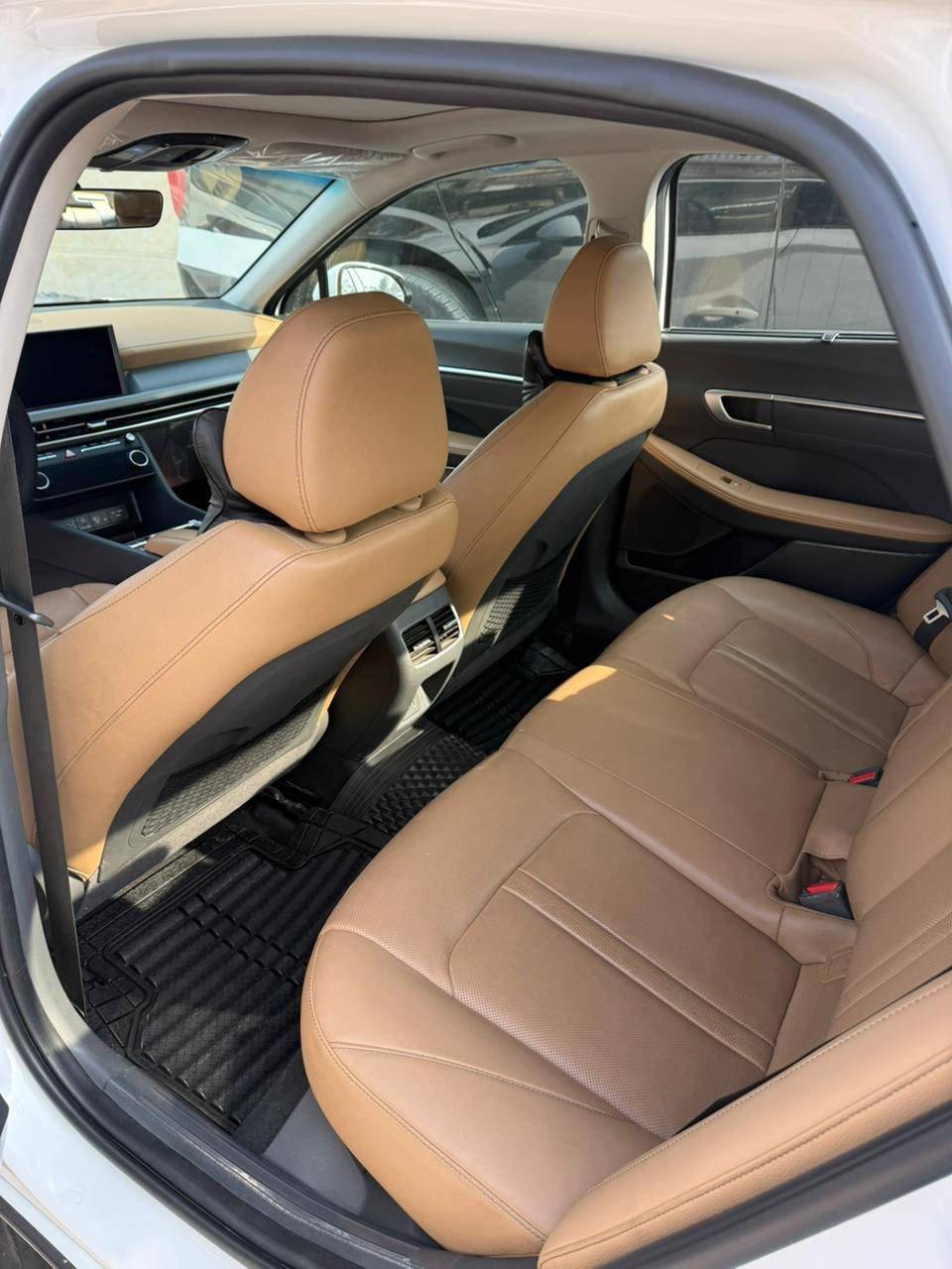 للبيع سوناتا 2024 خليجية مكفولة كفالة عامة السيارة بحالت الوكالة
ماشية 43000km
السيارةفول مواصفات 
بانوراما 
مقاعد جلد تدفئة 
شاشة متصلة 
محرك 2500 سمارت gdi
السيارة جديدة كلش 
وبعدهة بوضع الشركة 
عارضة ب235$ وبيهة مجال 
مكاني شهداء البياع 
***********
