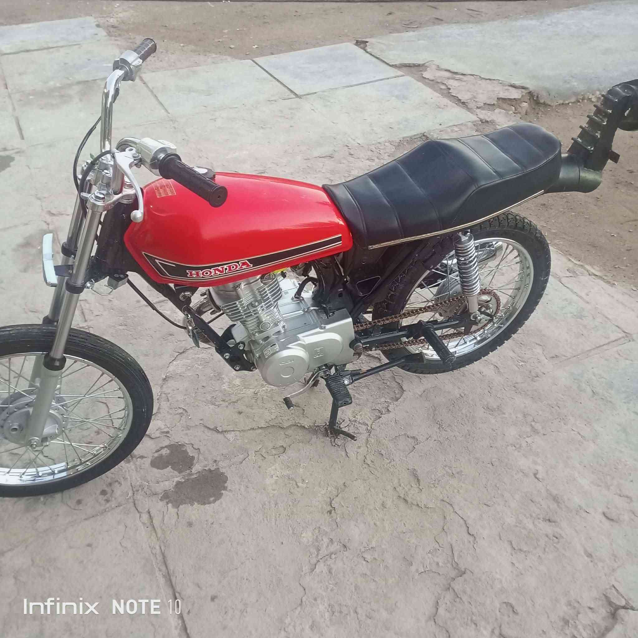 السلام عليكم دراجه للبيع شاصي 25 اوراق سكنر اللي ما يعرف بسعرهن لا يخابرني ولا تعبني***********
