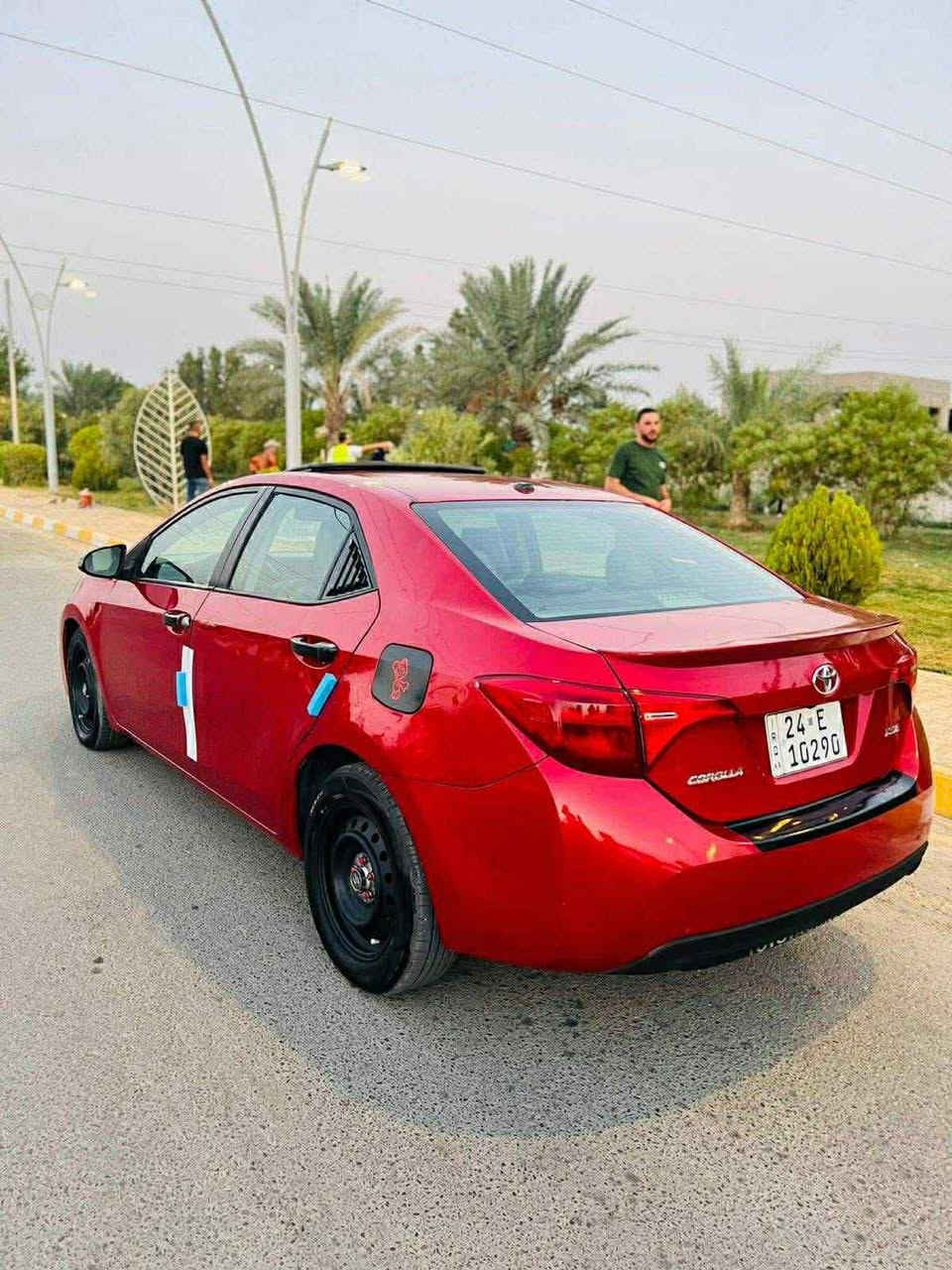 كورلا 2017 
مواصفات فول 1/1
فتحة سقف
بصمة تشغيل 
بصمة أبواب 
بصمة جنطة 
كشن هيتر تبريد
كشن كهرباء 
رقم دهوك سنوية جديد
ضرر 3 قطع صبغ بدون دواخل 
السعر 127 بيها مجال 
عنوان كركوك ***********
