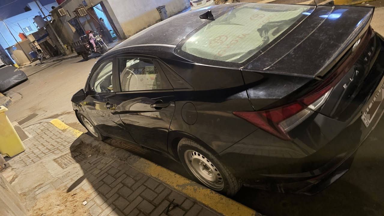 النترا 2023 معوقين
النترا 2023 رقم بصرة معوقين + وكالة عامة
 حادثها موضح بالصور / بابين اليمين وضربة بـ باب السائق مبدل وبيها ضربة بالجنطه طرف الحوض راجع بارد
1-بصمة تشغيل ابواب وصندوك
2-محرك 2000 Doch دوش المرغوب + كير اوتماتيك و S وعادي 8 نمر
3-كاميرا دواره  
4-رادارات 360 درجة ( امامي جانبي خلفي ) تمنع التصادم الامامي والجانبي والخلفي
5- وقوف ذاتي + قيادة ذاتية + تحديد مسار
6-التحذير عند فتح الباب 
7-تحكمات ستيرن 4 جهات 
8- 3 وضعيات قيادة ( عادي سبورت ذكي ) 
9- مثبت سرعة ذكي ( التحذير عند مغادرة المسار )
‏10-تدعم نظام الابل كار بلي والاندرويد اوتو
11-تشغيل عن بعُد 
12-اضواء ترحيب عند الاقتراب 
13-نقطة عمياء + تحذير عند الاشاره
14-تحديد مسار وقيادة ذاتية  ورادار امامي 
15- مانع انزلاق
ماشيه660000 (كلم) 
السعر 120
مكاني البصرة ***********
