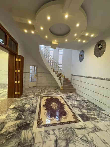 للاجار للاجار بيت مساحه 100 في حي السلام مربع 
طابقين يحتوي على اثنان غرف نوم في الطابق الثاني 

سعر الاجار 600الف الشهر البيت جداً نضيف  على ساحه 

للاستفسار اكثر الاتصال يتوفر وتساب 
***********
