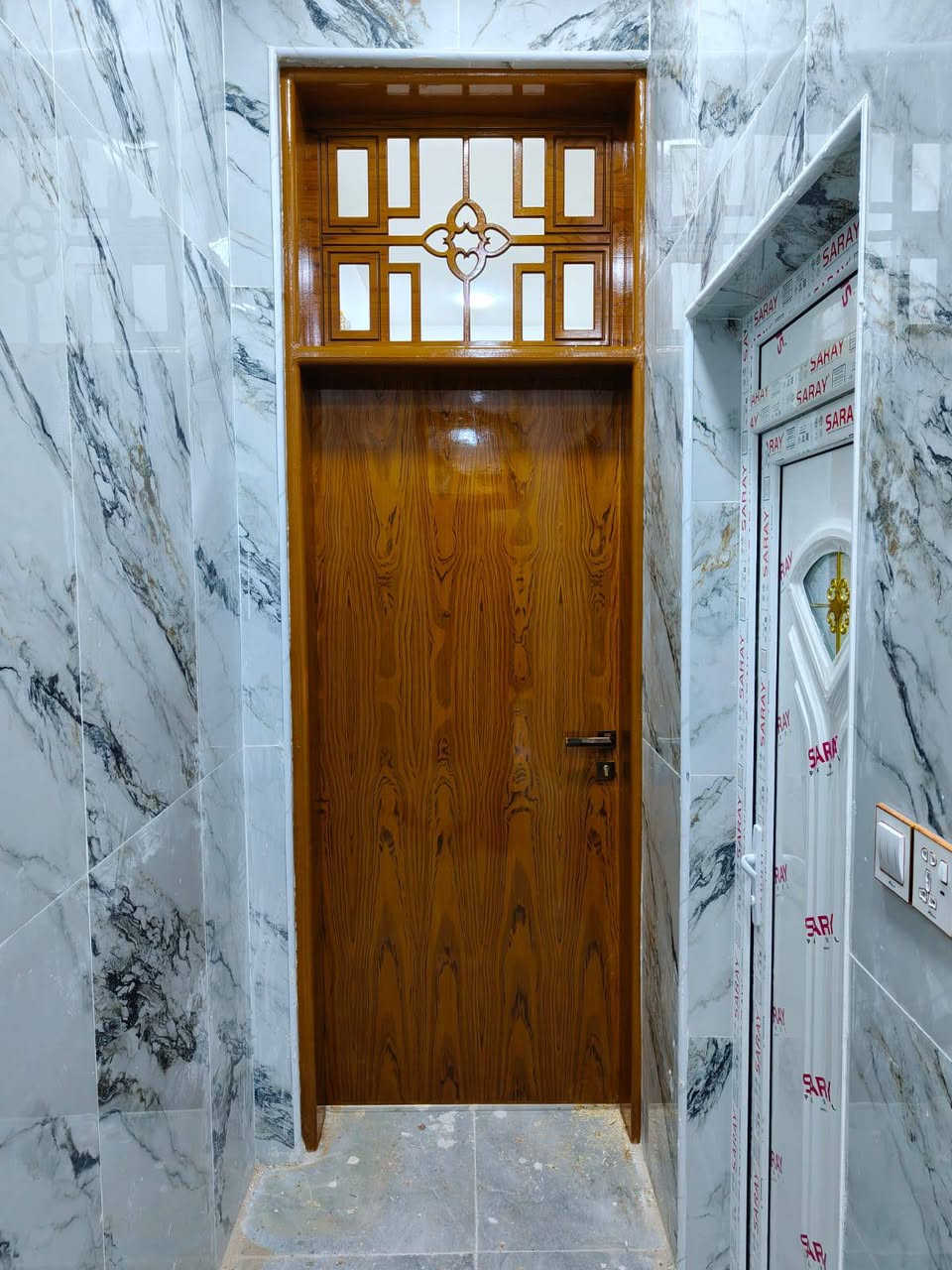 دار للايجار حي النداء طابقين
المساحة 100م يحتوي على ثلاث غرف وصالة عدد 2 ومطبخ واستقبال وصحيات عدد 3 
المكان شارع قنبر قرب مول حكاية 
للاستفسار يرجى الاتصال على الرقم ***********
