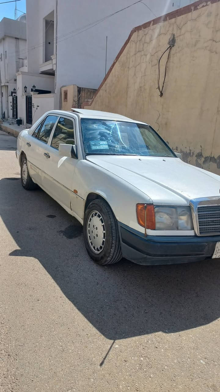 ياالله للبيع فقط
موديل 86 رقم بغداد دولي بسمي 
مكينه وكير مكفول بطة  ٢٥٠٠
حداديه امامي وخلفي جديده 
زوج تاير جديد 
فتحة طگتين سلايت روف
مكفوله ضربه 
السعر 37$ وبيها مجال بسيط جدا مكاني كركوك 
***********
