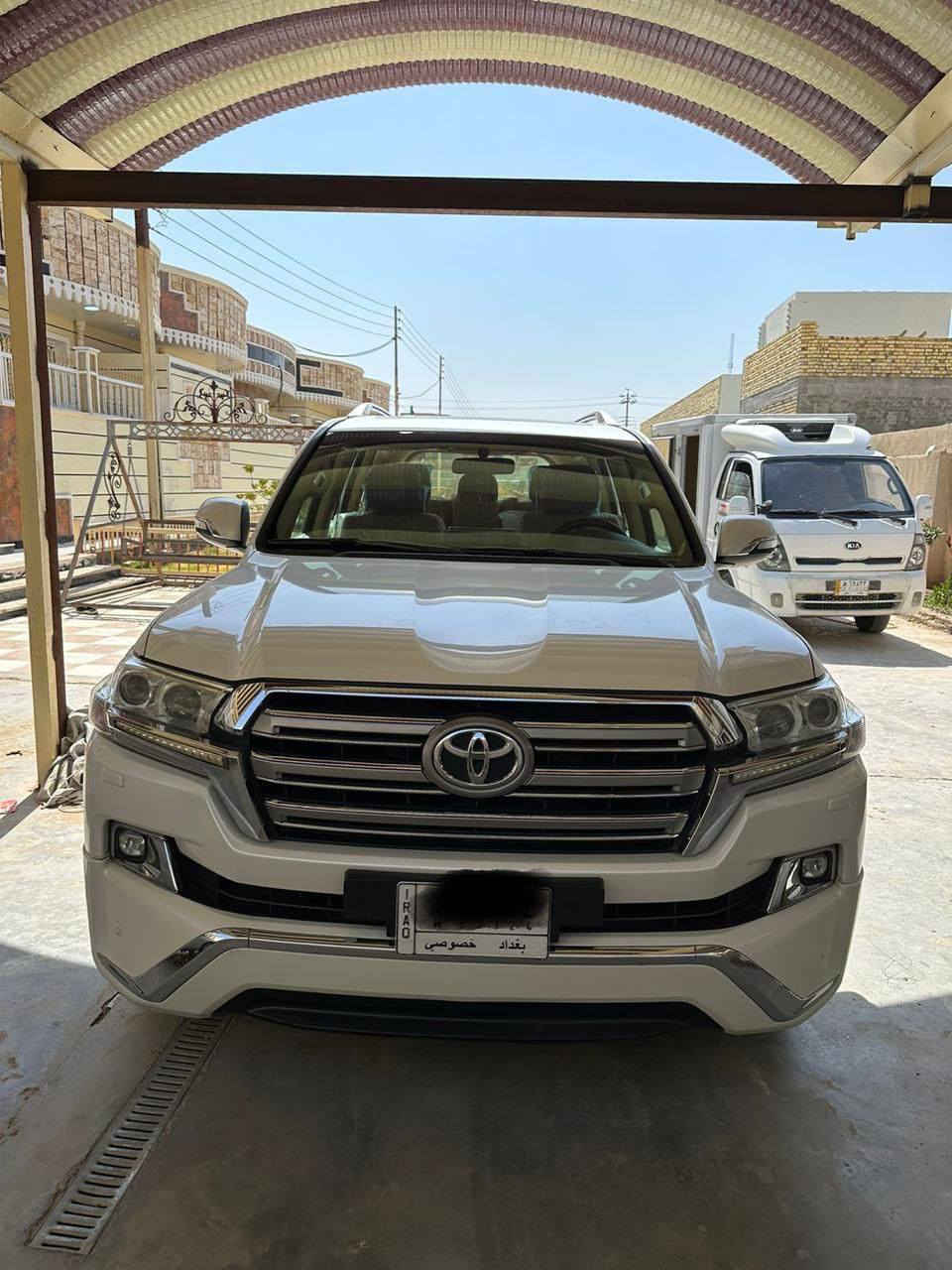 لاندكروز بريم أصل فول مواصفات كفاله عامه بأسمي تخم تايرات حداديه تبريد كامله من كل النواحي رقم الهاتف *********** مكان السياره محافظة ميسان
