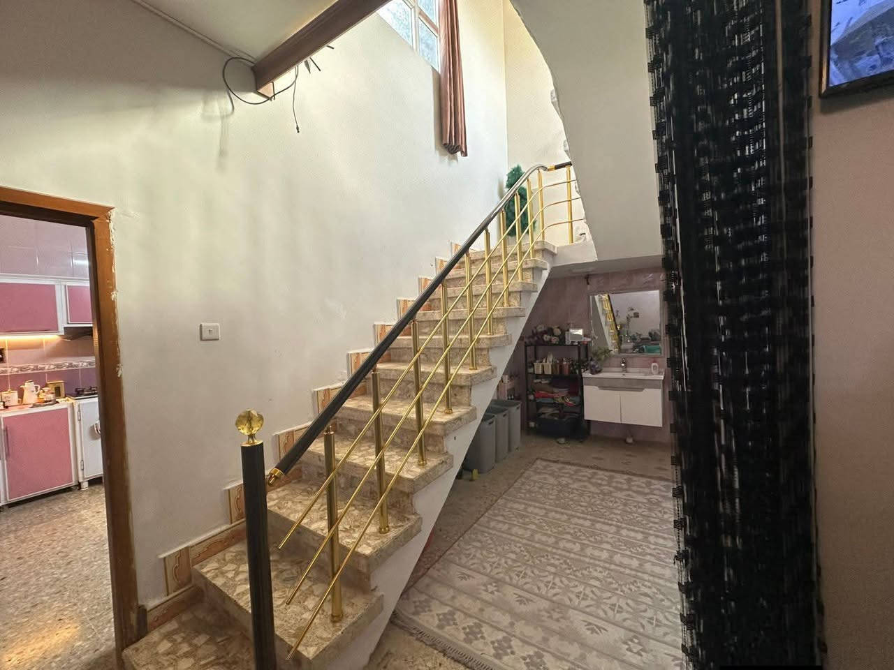 #دارللــبـيــع  طــابــو صــرف  بأسم شخص واحد

#مسـاحـة200متر  واجهــة 10 ✅  نــزال  20

#مـوقــع كركوك واحد حزيران خلف السايدين الرئيسي وقرب جامع الغفران 
               🔴الدار خالي من السكن استلام مباشر 🔴
#محــتويات الــدار✅  طــابـق ١ 

كراج حديقه استقبال مطبخ هول غرفة نوم ٢ صحيات ارضيه سيراميك 

#الســعر148مليون مع مجال قابل للتفاوض مع صاحب العقار مباشر

🔴 1- التعامل يكون مع صاحب العقار الشرعي حصراً
2- المكتب  وسيط بين الطرفين ولحفظ الأجرأات القانونية والتأكد من صحة العقار قبل تسليم اي مبلغ بأشراف قانوني

للأستفسار ✅مراجعة مكتب الاسياد للعقار 🔔

📍عنوان المكتب كركوك واحد حزيران قرب تقاطع الحصو ورمل 
                 للأتصال ***********📱

                             ***********📱

✅نستقبل جميع عروضاتكم السكنيه والتجاريه في كركوك 💯والترويج لها عبر الصفحه الخاصة بل مكتب
                  مكتب  الاسياد للعقار 
للأستثمار والتطوير العقاري 💯 معنا نحو الأفضل

https://www.facebook.com/profile.php?id=100063971986106&mibextid=ZbWKwL
