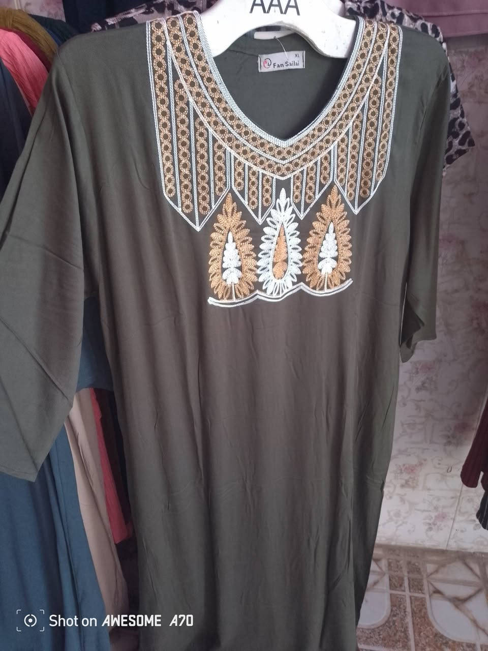 دشداشه كشمير سعر 7الف 
عنوان 4000مقابيل حازم العبودي 
توصيل متوفر


**إذا كنت صاحب هذا الإعلان وتريد حذفه لأي سبب، رجاءا أرسل رسالة إلى الدعم الفني**