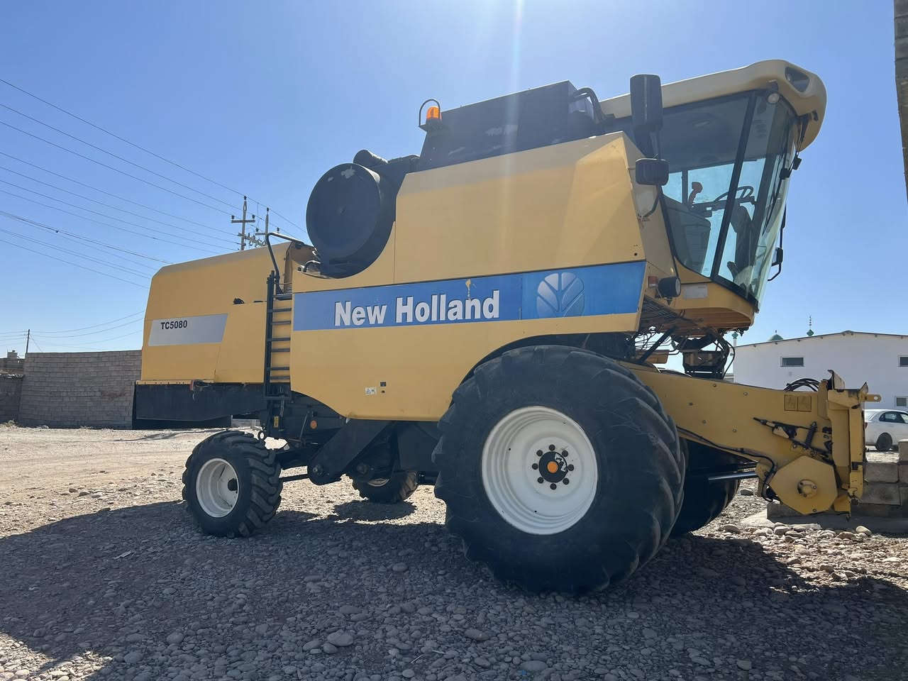 للبیع حاصودە5080مودیل2012  دبل درام طبلە قلاب طبلە٢٠فوت دبل کشن معمل کهرابای مکفول مدیواما ایداما کامل جاهز للحصاد اذا ما شرای لا تزعجنا 
عینوان قضاء بردرش ***********
