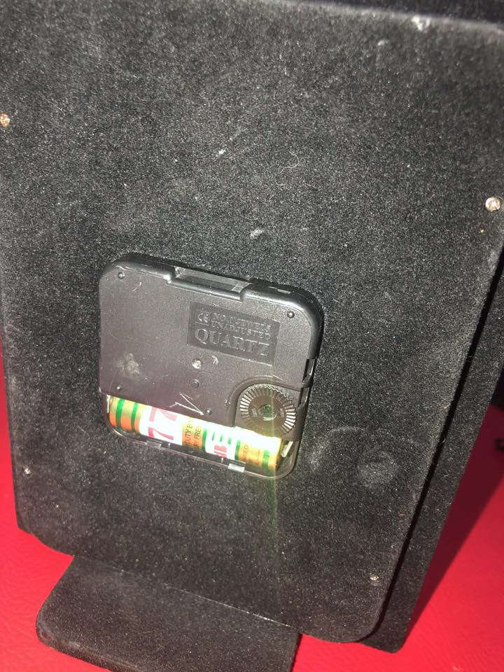 ساعة ستيل ومطلية بالمينا ومينا الساعة الداخلية حديد والظهر قديفة السعر ١٠ الف


**إذا كنت صاحب هذا الإعلان وتريد حذفه لأي سبب، رجاءا أرسل رسالة إلى الدعم الفني**