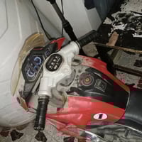 التاجيات • بدها بطارية • شاحن موجود