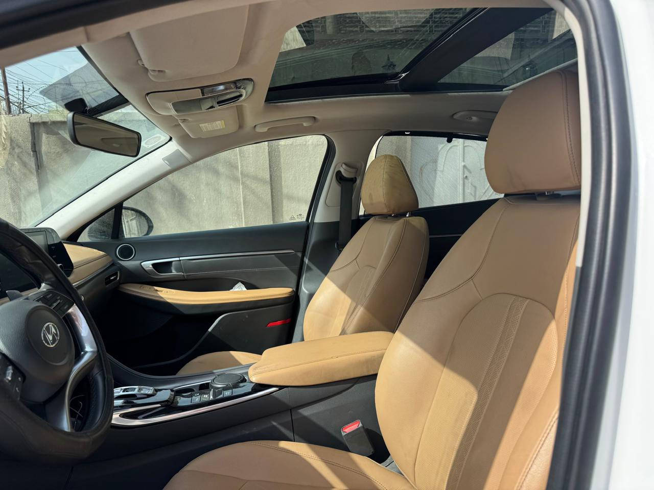 السلام عليكم
للبيع سوناتا موديل 2022 خليجي فول مواصفات 1/1 محرك المرغوب 2500تنفس طبيعي 4سلندر رقم بغداد الجديد انكليزي مكانها بغداد 

بانوراما 

لدات مخفيه متغيره الالوان اصليه مو عمل بالابواب والدشبول 

بردات خلفيه 

حساس خلفي امامي 

رادارات 

مري شفط 

اي استفسار الاتصال على الرقم ***********
