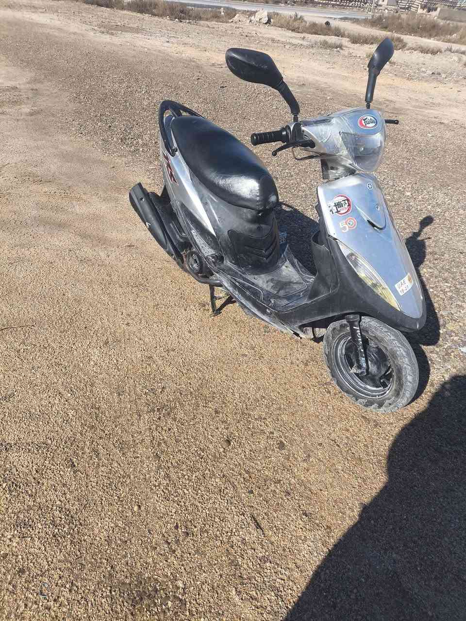 السلام عليكم دراجه ماكس عدله نضيفه محرك ما مفتوح شوفت عينك ترايك وين متريد اوراق كامله مكاني محموديه خلف البانزيخانه مجاور شيخ فريق سعرها 650 وبيها مجال *********** او ***********
