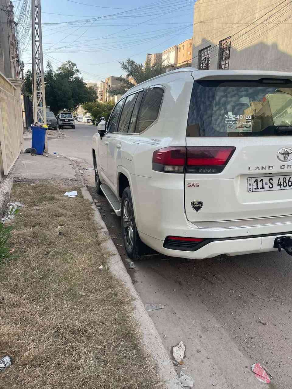 من رخصت الادمن لاندكروز ساز موديل 23 للبيع ماشيه 31 السعر 71 الف التواصل ع ***********
