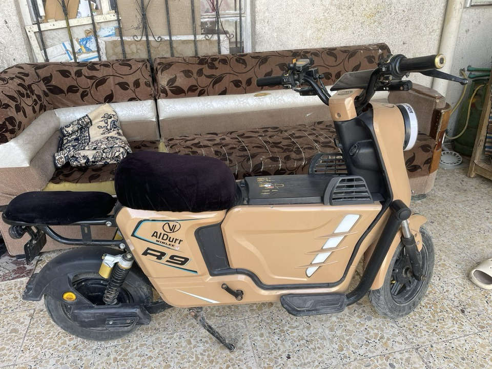 دراجه شحن R9دراجه ما متعوبه ابد وما ناقصه اي شي شغل واطلع افتر بيه باي مكان نضيفه كلش السعر 500وبيه مجال رقم الهاتف ***********
