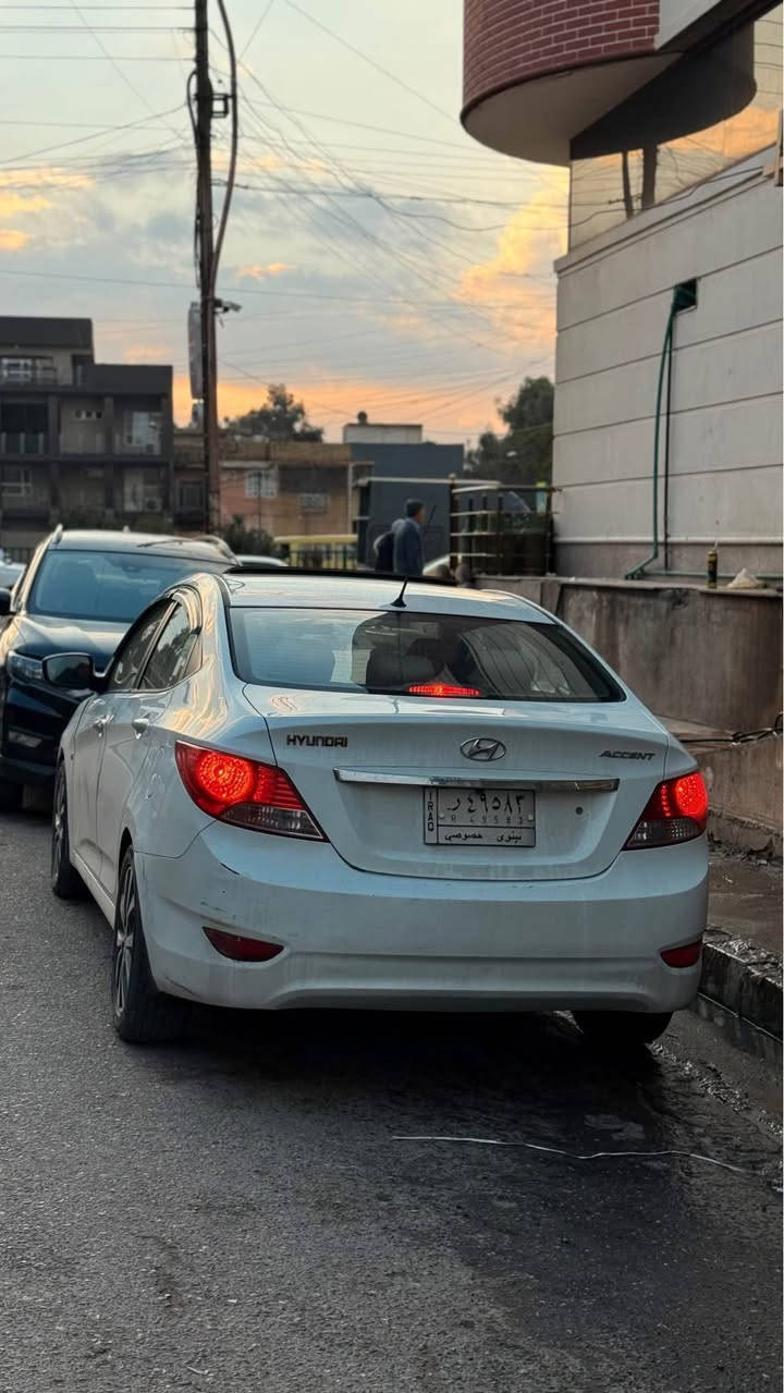 اكسنت 2013 
خليجي فول مواصفات 
محرك 16 دوش 
 كير عادي 
شاشة 
سلايد 
تحكم ستيرن 
4 جامات كهرب 
محرك و كير شرط 
ماشية 224 الف 
تبريد تدفئة شرط. 
الضرر باب السائق ونص الجاملغ الامامي بدون دواخل 
طخم تاير جديد 
طخم جديد 
كوبون بانزين 
شرط التحويل 
السعر :95
مكان السيارة : موصل 
للاستفسار: *********** موصل, نينوى
