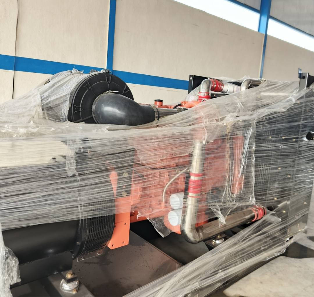 ⚡ مولد كهربائي اشتاير P13 – قدرة 450 KVA ⚡
من شركة أعالي العالم لتجارة المولدات والمعدات الكهربائية
🔹 القدرة: 450 KVA
🔹 الاستخدام: مخصص للمعامل وتوزيع المنازل
🔹 الموديل: Steyr P13
🔹 الحالة: غير مستعمل – صفر
🔹 المنشأ: الصين (طبخة أصلية)
🔹 رأس التوليد: نحاس 100%
🔹 نظام التبريد: راديتر ماء خمس سراوات
🔹 لوحة التحكم: بورد ذكي – أحدث إصدار
✅ أداء قوي وثبات عالي تحت الأحمال
✅ مناسب للتشغيل المستمر 24/7
✅ كفاءة عالية وعمر تشغيلي طويل
✅ الحل الأمثل للمشاريع والمعامل الكبيرة
📦 جاهز للتسليم الفوري
💰 السعر منافس.   15,000,000
📍 العنوان: بغداد جديده الشط مقابيل مطعم سامان 
📞 للاستفسار:***********
🔥 أعالي العالم… قوة نثق بها 🔥
