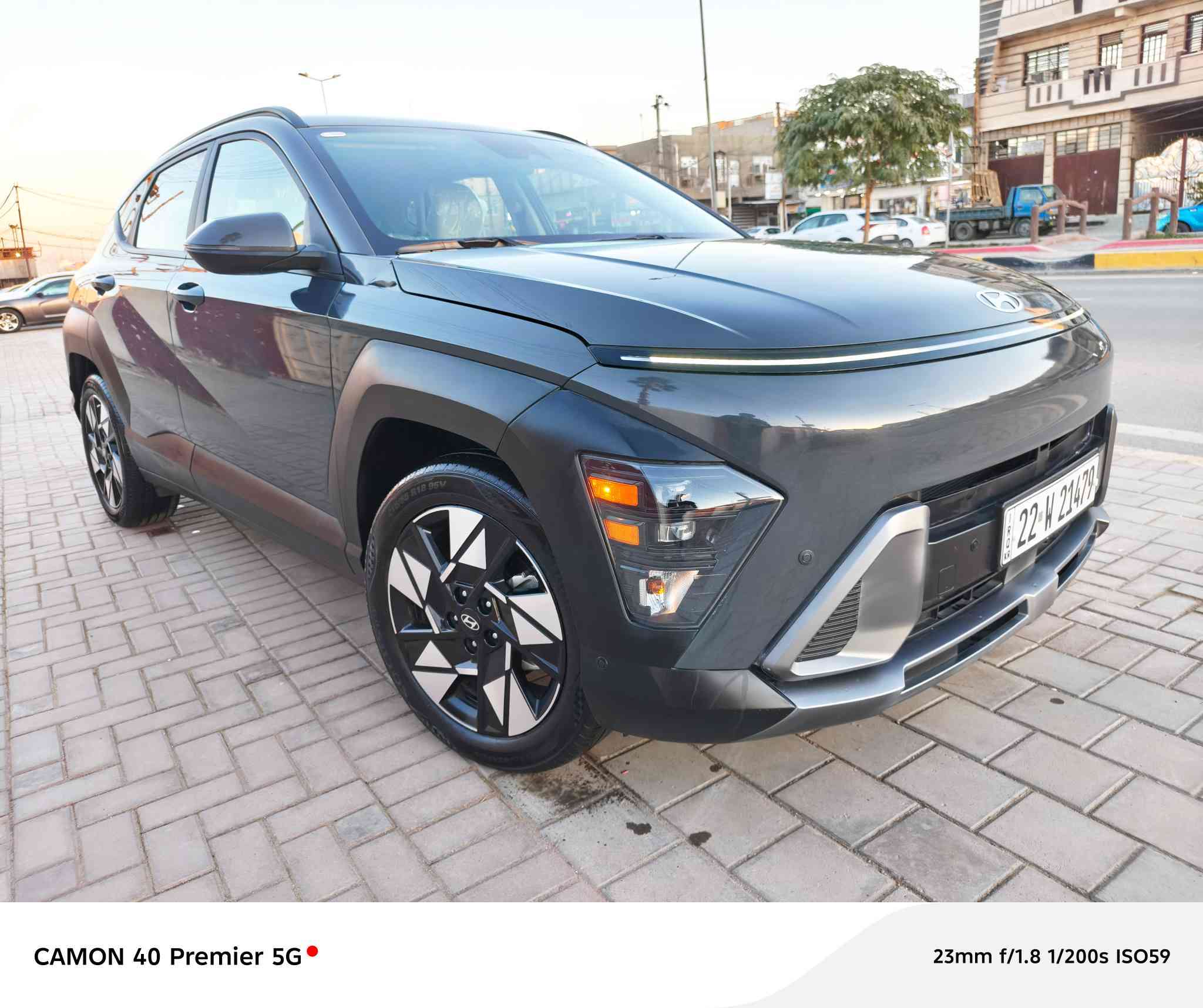 السلام عليكم ( بيع فقط بدون مراوس )
هونداي كونا وارد امريكي موديل(2024 )
الشكل جديد محرك 2000 دوش 
  مرقمه اربيل  تحويل وكاله مضمون
ترقيم جديد هزه جديد 
 حادث السيارة بسيط : طرف البنيد شويه والجاملغ  بدون تبديل ليبل واحد السياره 
""مواصفات Sel
(داخل ابيض)
بصمة تشغيل . بصمة ابواب . بصمة صندوك
تبريد قطعتين امامي وخلفي 
منافذ typse
كشنات كهربائي
مصابيح LED أمامية.
مصابيح LED خلفية.
اشاير مري 
رادار امامي تحديد مسار + بريك ذاتي رادار جانبي نقط عمياء
رادار خلفي تنبيه عبور + بريك ذاتي
نظامي  Android Auto و Apple CarPlay.
نظام الملاحة GPS.
تشغيل عن بعد
سايد بريد كهربائي بصمة
لايتات امامية عدسات زنون
وباقي المواصفات المعروفة 
السعر:  179
العنوان : بغداد 
للاستفسار.   *********** متوفر بي واتساب
