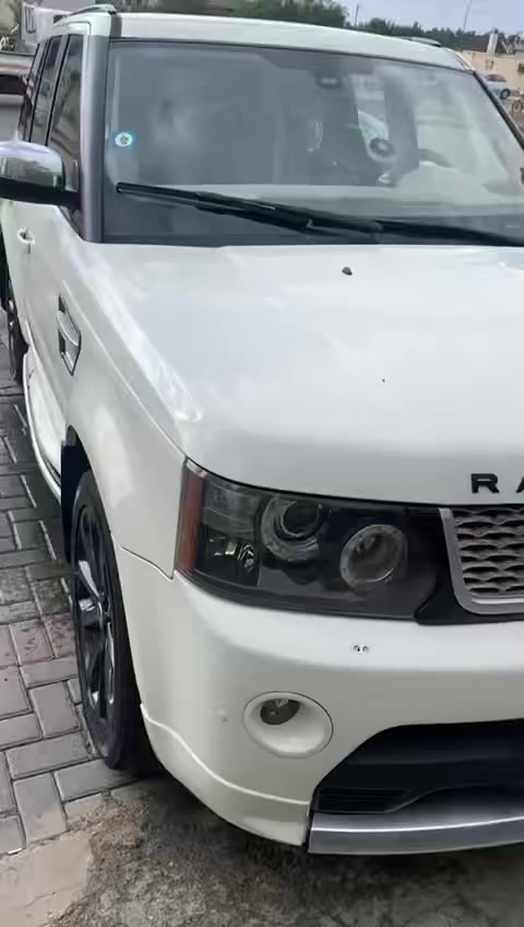 سلام عليكم 

رانج روفر 2007محدث 2013 للبيع 

سيارة نكرة بكل وقت شغاله كهربائيات كلهة شغالة من دعامية للدعامية وما ناقصهة ايشي جوبلسات وضعيات كلهة
 فتحة سقف تجي تاخذهة وكبل تطلع ماتصرف عليهة مكينه سوبر وتبريد وتدفئة شغال وكير خير من الله مكينه شاد جديدة وكير نضيف كلش وكشر شوفت عينكم صافي ماناقصهة ايشي 

مكان بغداد دورة ابو دشير سعر 

100وبيهة مجال ***********
