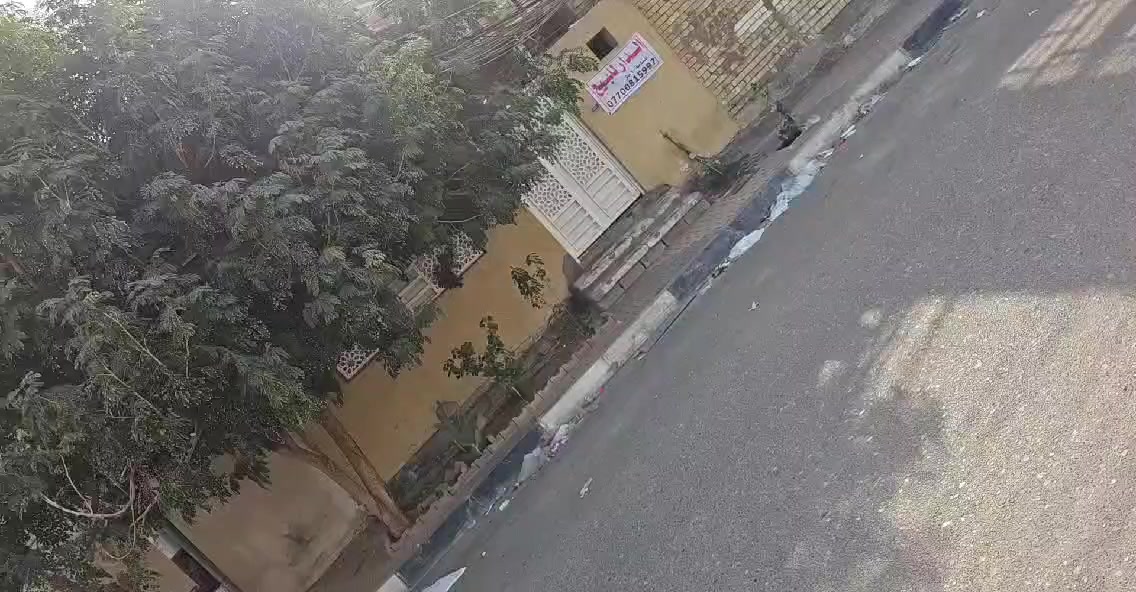 عقار للبيع يتكون من دارين معزولات كربلاء حي المعلمين على ساحه واجهه ١٤ والنزال ١٢ونص متر . العقار ١٧٥ متر السعر والتفاصيل اكثر على الخاص او الاستفسار ***********
