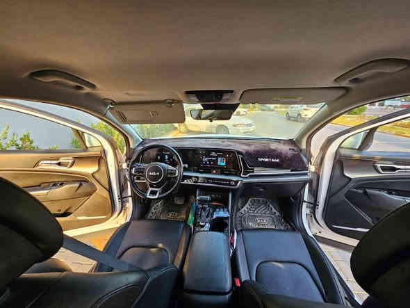 سلام عليكم للبيع كيا سبورتج موديل 2023 وارد امريكي قطعتين صبغ بدون دواخل سياره بسمي رقم جديد سنويه جديده فول موصفات عدا الفتحه ماشيه 52 سياره جاهزه من كلشي السعر 208$ العنوان بغداد الكرخ شراي يتصل ***********
