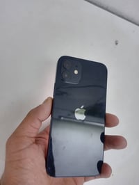 ايفون 12 • ٦٤ جيجا • شاشة فيها حبر