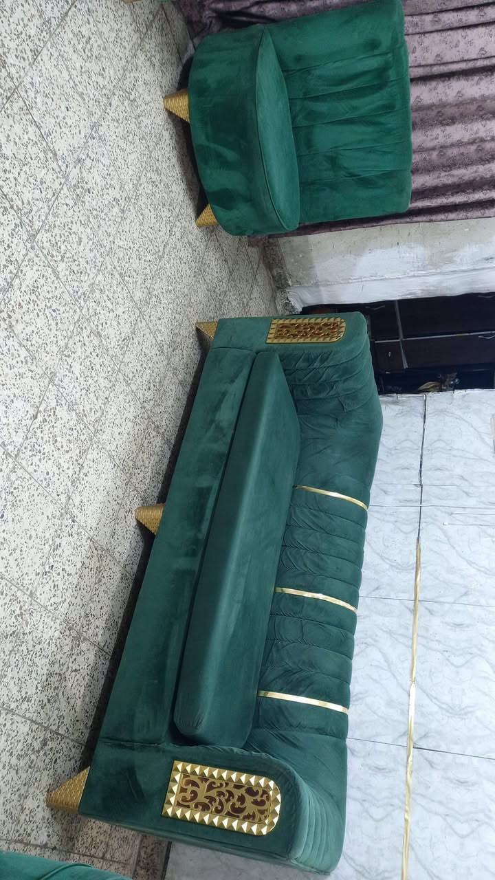 تخم تركي ثكيل تزكام ١٠ مقاعد اخو الجديد نضافه ١٠٠بل ١٠٠ سعر ٢٧٥ وبي مجال مكاني بياع يوجد توصيل بكروه *********** وتساب
