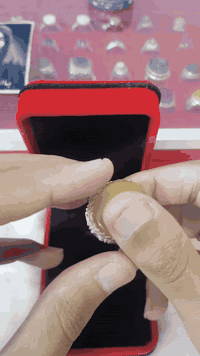 يماني شرف الشمس مخطوط أسفل الحجر
تطعيم توباز + جمشت خاتم ثقيل 💛 
قياس الخاتم 27__28 ـــــــــ وزن الخاتم  25 غ أله 6 سنت
                          يوجد توصيل لجميع المحافضات   للمهتمين التواصل عالخاص
                        الناصريه *********** واتساب
