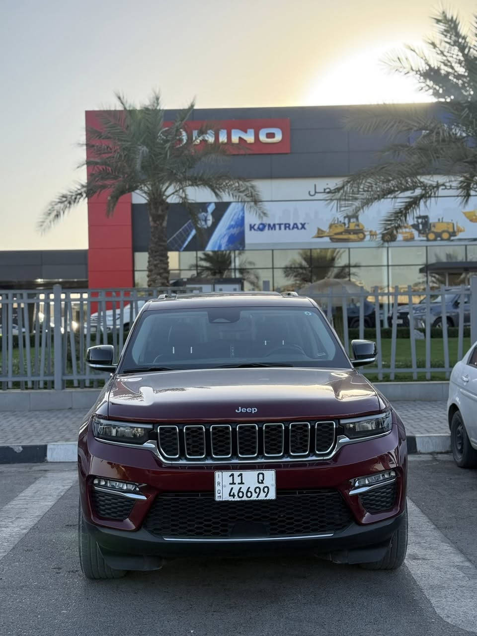• النوع: Jeep Grand Cherokee 4xe
(هايبرد – كهرباء + بنزين)
 • موديل:2023
• الدفع: رباعي (4x4)
 • اللون: خمري ميتاليك (فاخر)
 • المقاعد: 5 راكب
 • ترخيص: عراقي (أرقام بغداد)
 • حالة السيارة: نظيفة جدًا، شبه وكالة ✨

📌 مميزات إضافية:
 • شاشة لمس كبيرة مع أنظمة أندرويد أوتو + أبل كاربلاي
 • شاشة عدادات رقمية (Digital Cluster)
 • أنظمة أمان متطورة (رادار، مانع تصادم، مثبت سرعة متكيف)
 • فتحة سقف بانوراما
 • إضاءة LED أمامية وخلفية
 • توفير بالوقود مع قوة المحرك الهجينة
• ملاحضة : السيارة وارد امريكي ليبل واحد بدون ايرباك ضربتها بسيطة  ‼️

💰 السعر: [337$] وقابل للتفاوض
📞 للاتصال والاستفسار: [***********] 
• العنوان بغداد
