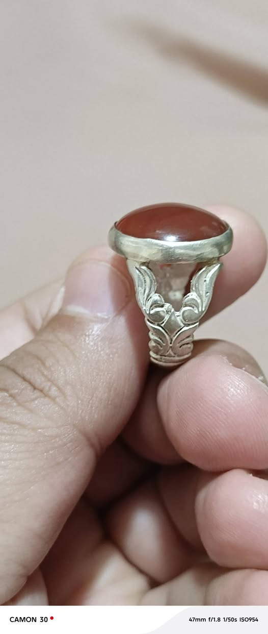 السلام عليكم خاتمين عقيق للبيع سعر الخاتم ٥٠ وإذا ثنينهن شلع ٩٠ بصره ***********
