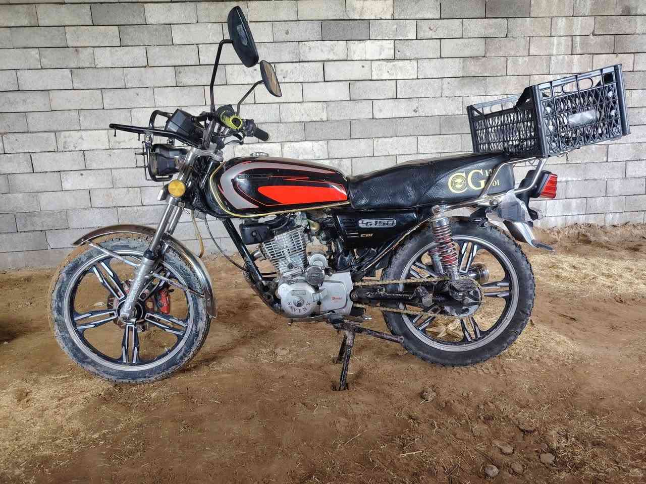 سلام عليكم دراجه للبيع سيفان موديل 2022 كهربيات كلها شغله نقص بس قبق زنجيل السعر 425 وبيها مجال المكان تكريت الناعمه للاستفسار الاتصال على الرقم ***********
