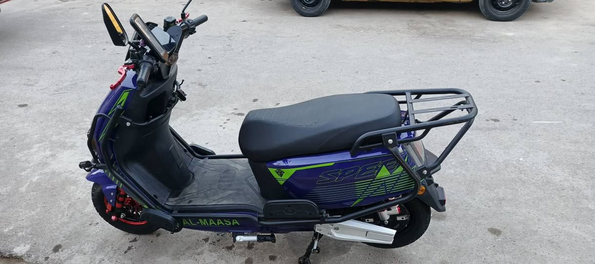 دراجة شحن نضيفة 6 بطاريات كلشي شغال اكلوبات اشاير هورن كلة شغال دراجة عارضهة 800 وبيهة مجال بكان الدراجة  بغداد حي الرحمة رقم الهاتف ***********
