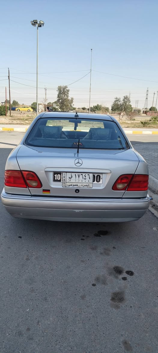 مارسدس ام عيون E320
فئة افنكارد اعلى المواصفات 
موديل1997 محرك V المرغوب صبغ عام جمالية بدون ضربة وبدون كص نهائيا ،، السيارة ماشية 178 الف حقيقي كير مكينة بل جيس تبريد ثلج خير من الله  صدر امامي كلة جديد والعربانة الخلفية شديتهة كاملة جديدة قبل شهرين وارد يابان اصل وفصل ترايك للبصرة السيارة مناقصها اي شي رقم بصره وبأسمي سنويةللــ2027 
مكان السيارة. واسط
السعر75 بيع مستعجل
***********
