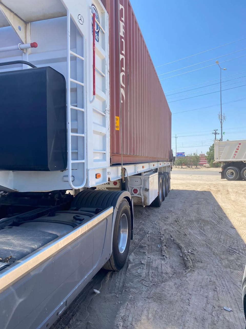 السلام عليكم عربانه للبيع عمل خالدالجنابي 4 محاور 14 شاصي 16 جتف 7  موديل 2021 عربانه جديده كفاله للاستفسار (***********) مكان بصره اني مكلف بل نشر
