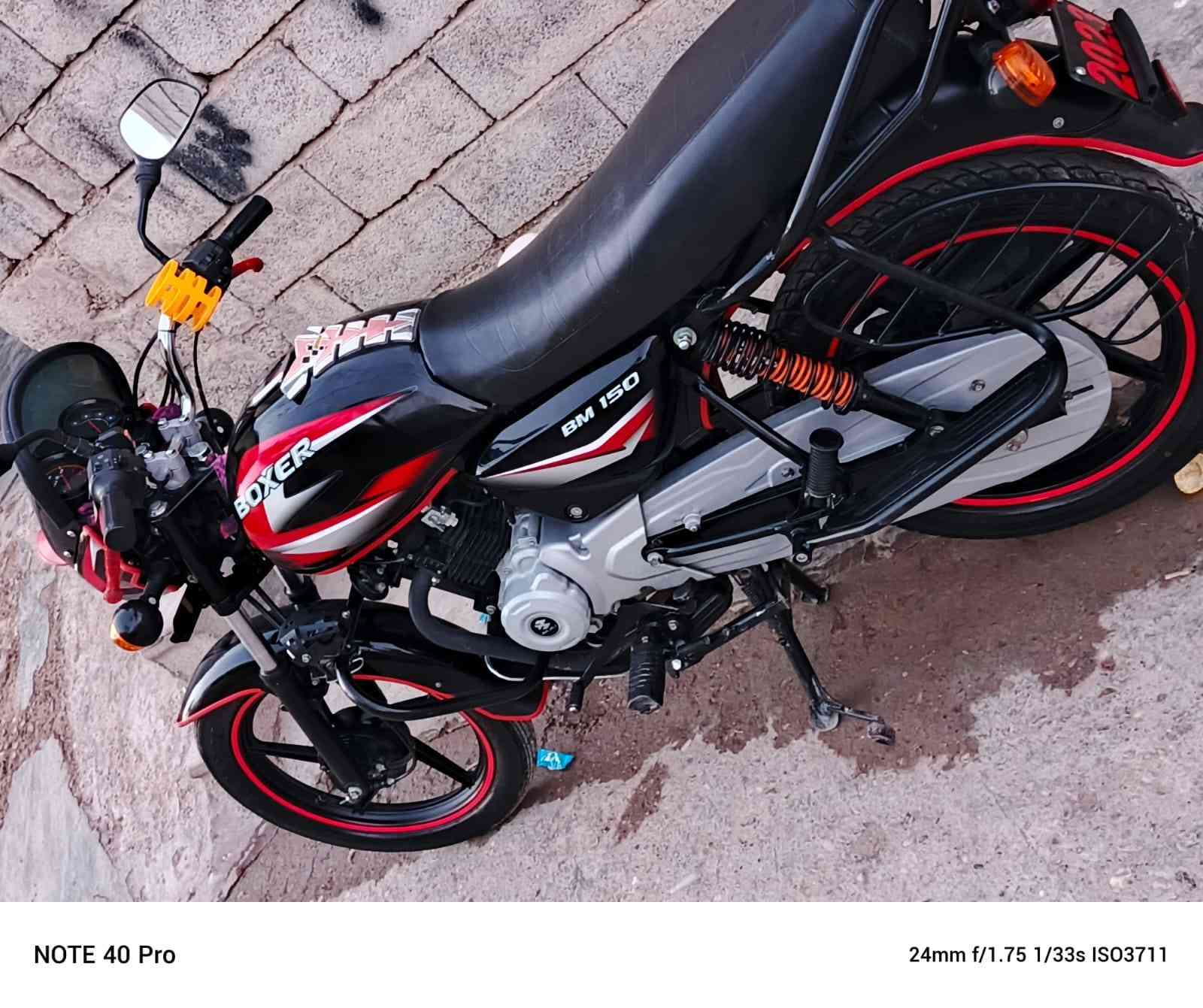 السلام عليكم دراجه بوكسر مثل مواضح بالصور نضافه خير من الله موديل 2022 مكاني ديالئ خرنابات هذا رقمي *********** شراي اتصل وتدلل
