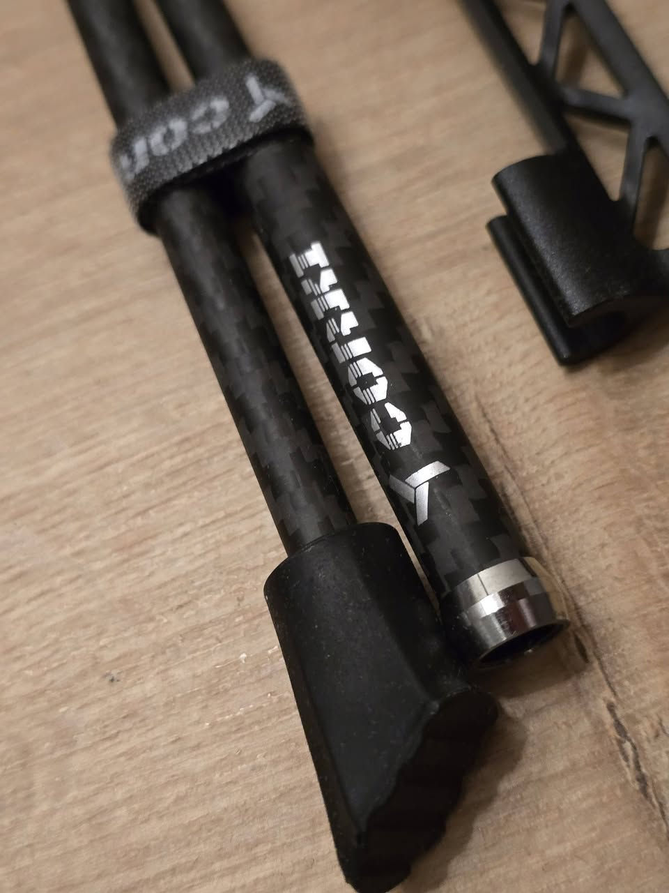 يا الله يا رزاق 👋
**🚴‍♂️✨ هلا بالشباب محبّين الدراجات! ✨🚴‍♀️
#متوووووفر 
#السعر ٢٦ الف
جماعة تخفيف الوزن الدراجة الماعدكم ستاند تعال لييييييه 🤣
الاصلي يمي عمي تدللون علينه  😍 
ستاند محمول ماركة CORKY  العالمية 🖤💛
كاربووووون الوزن ريشة 🐦 
شكل خورافي وناعم وقوي بنفس الوقت 😉
يرهم للرود والكرافل والهجين والجبلي 🫡🫡
وسعر الموقع كدامك يابه 😅
.
.
.
متجر عبدالله المغامر يقدملكم افضل وأجود اغراض الدراجات الهوائية …🚲🚲🚲
✔️ شغل مرتب يخلي دراجتك فول وتخطف الأنظار 😎
✔️ أسعار مناسبة  لكل الميزانيات 👀
✔️ جودة أصلية وتحمّل عالي🚲
✔️ توصيل سريع لكل المحافظات 🚚💨
✔️ خدمة دعم بأي لحظة 💬✨
لا تضيع الوقت… جهز دراجتك وخلي طلعاتك أحلى ويا متجر عبدالله المغامر! 😍🚴✨
للأستفسار على الخاص او مراسلة الصفحة على الواتس آب 📞 📞


**إذا كنت صاحب هذا الإعلان وتريد حذفه لأي سبب، رجاءا أرسل رسالة إلى الدعم الفني**