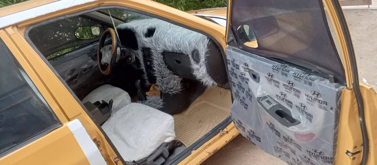 سلام عليكم. 
سايبه ديلوكس للبيع موديل 2012 رقم مثنى بااسمي سنويه لل 2028 مداور شوكت ما تريد كهربائيات كلهه شغاله  حداديه نضيفه الكشر الخارجي ودواخلهه نظيفه
 محرك وكير  خير من الله
السعر 23 وبيه مجال قليل 
المكان الرميثه  ***********
