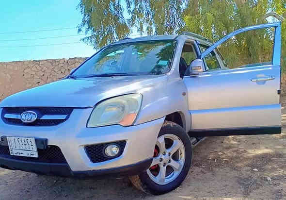 السلام عليكم
سيارة للبيع كيا سبورتاج 
موديل _ 2009
ضرر _ ثلاث قطع فقط 
محرك گير شرط 
حجم المحرك _20
سعر _90 
رقم الهاتف_***********
