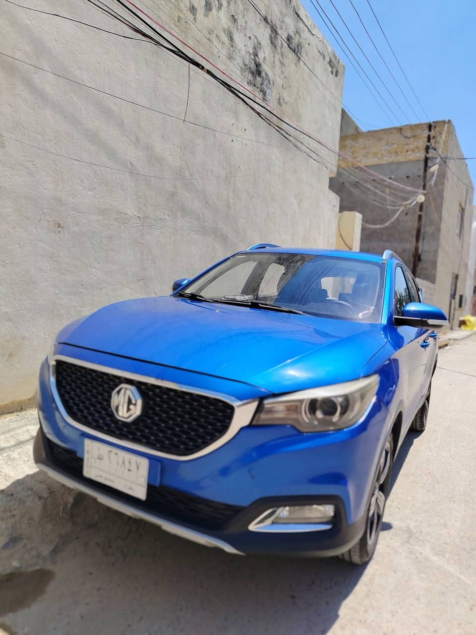 MG ZS 2020
سلام عليكم سيارة للبيع
ماشيه ٨١ الف كيلو متر 
محرك ١٥٠٠ تنفس طبيعي
مابيها دوانز ابد
وتبريد ثلج بعز الحر
مواصفات :
ابل كار بلي
نضام عدم انزلاق
نضام مانع انزلاق للبريك (ABS) 
مؤشر ضغط الاطارات
شاشة وسطيه قياس ٨ إنش 
حساسات خلفيه و كامرة خلفيه واضحه
توزيع إلكتروني لقوة الفرامل (EBD)
برنامج الثبات الإلكتروني (ESP)

صرف البانزين كلش ممتاز ٥.٨ لتر لكل ١٠٠ كيلو وتمشي على بانزين عادي او محسن

السعر : 10,000$ (١٠٠ ورقة) 
للتواصل : *********** متوفر واتساب
مكان السيارة : بغداد - الدورة

