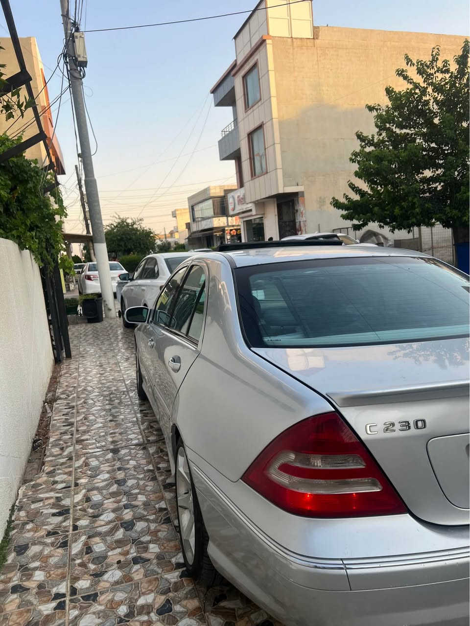 مارسیدیس c230 مودیل 2007 گێڕ مەکینە تەبرید کارەبایات تەقەورەقە بەشەرت گێر مەکینە بیلاد کارەبای کامل ئشدەکات کوشین جلد پەردە پێنج کەلە ناوسپی بێ بۆیاغ بێ کڵ بونەوە سەیرەکە 200 هەزاری هەقیقی ڕؤشتووە رەقەم بەغداي ئەسڵیە سەنەوی پلاستیک 2019 بەسەر چووە سەعری 65 گلاو مەعامەلەیە رەقەم مۆبایل *********** *********** كويسينجاك, أربيل
