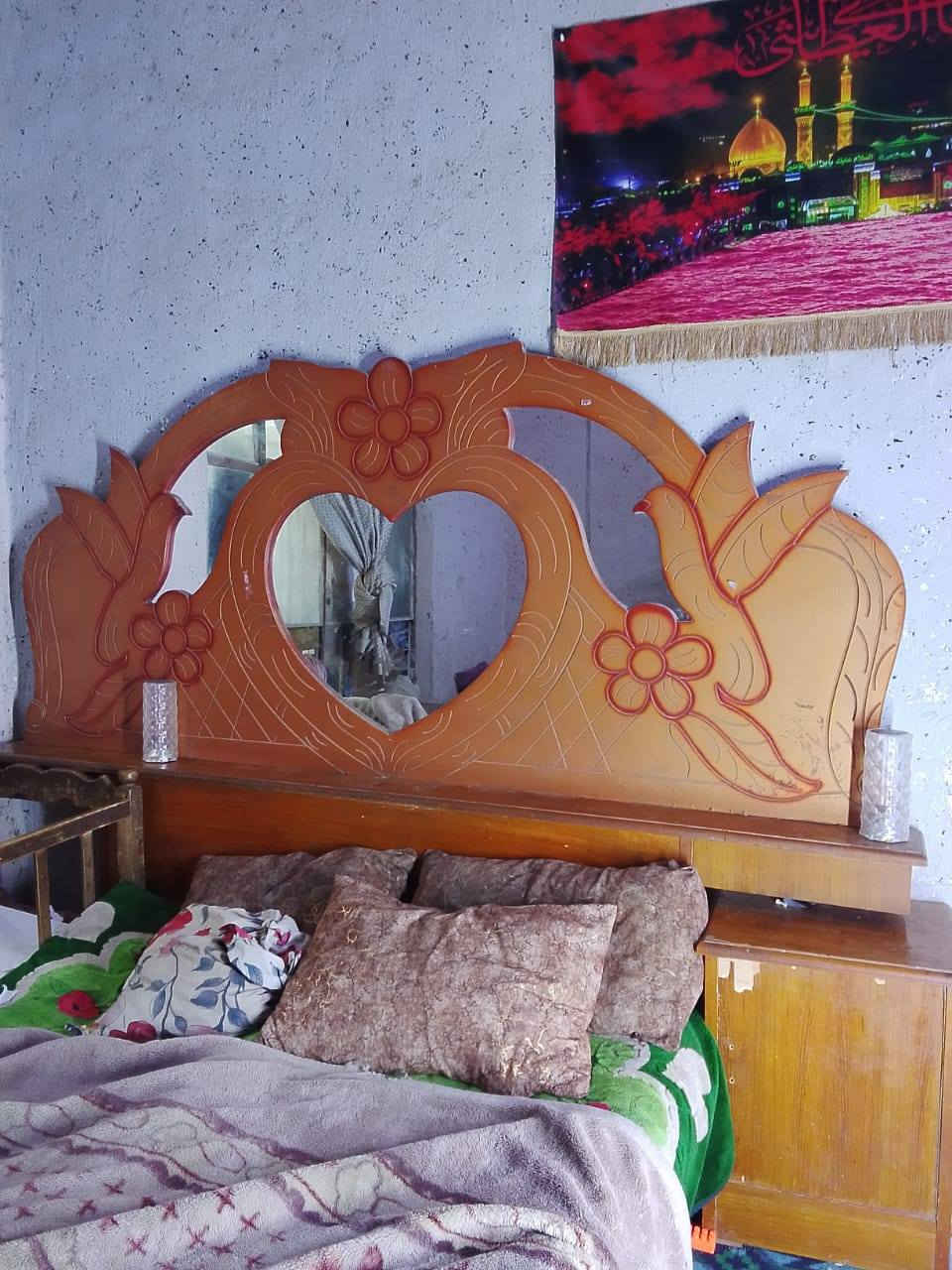 سلام عليكم كناتير البيع سعر الواحد 75 المكان الولدايه والجريايه 50 رقم***********
