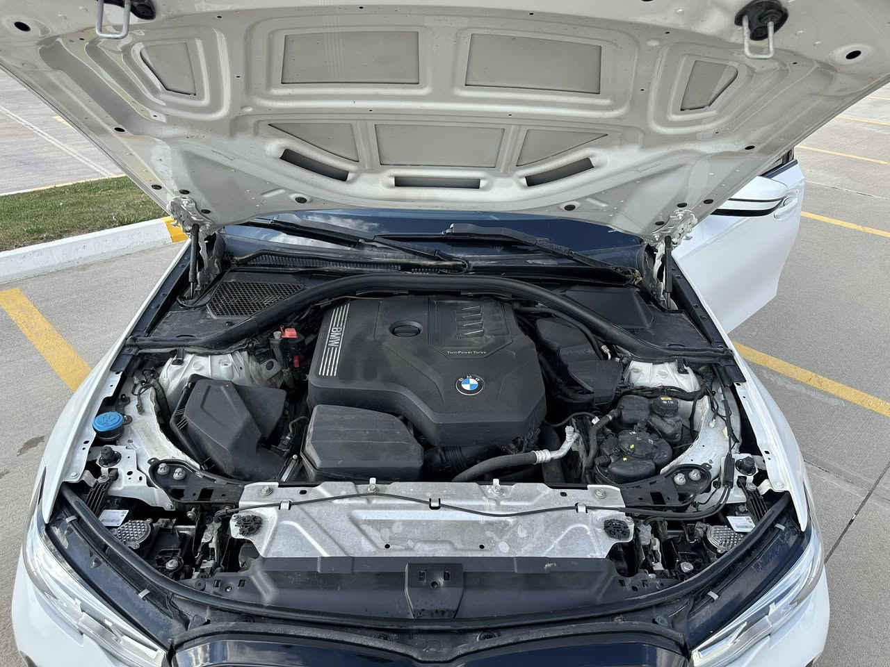 سلام عليكم
شباب للبيع بي ام 
حجم 330i 
سيارة ام باكج بلادي 
موديل 2022 
الضرر ربع جاملغ سكن  ربع باب خلفي شي بسيط بي صبغ 
وبيها 3مكانات تعديل بارد 
ماشيه 37 الف كيلو متر
رادارات امامي
رادار خلفي 
رادار جانبي
حساس امامي خلفي 
كشنات تدفئه 
كامرة خلفيه 360 درجة 
سلايت 
تحكم ستيرن 
كشنات كهرباء 
شاشة 
كيلو متر ديجيتل 
لايت داينمك متحرك ويا ستيرن 
ستيرن هيتر 
هاند بريك بصمة
اوتو هولد
5وضعيات قيادة
خروج عن المسار 
نقط عمياء 
اوتو ستوب 
شفتات ستيرن 
ماوس تحكم ستيرن 
تخم تاير جديد
هزه جديده فحص جديد
كهربائيات كله جديد 
كير محرك بشرط برغي ممفتوح بيهن 
ايرباك دشبول وسكان وراجعع سستم  
بجم كبس راديتر لايتات كلشيييي بلادي 
مكان سيارة اربيل 
السعر 250 ورقه وبيها مجال 
***********
