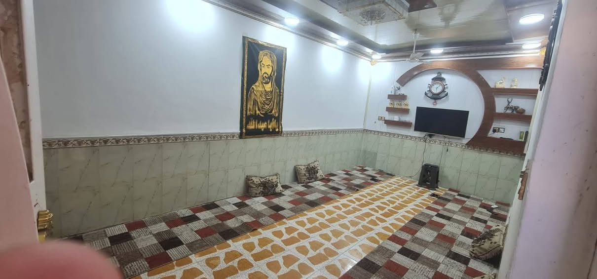 .بيت للبيع 
العماره ميسان
  منطقة ابو رمانه خلف مركز الشرطه 
المساحه ١٣٠
 قاطين الأرضي صحيات حمام خارجي وداخلي واستقبال ومطبخ وصاله وغرفه . والقاط الثاني ٣ غرف .. الاستفسار على هذا الرقم 

***********
