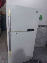 ثلاجة الجي حجم ٢٨ بخاخ وتجميد سعر ١٦٥ مكان مدينة الصدر رقم 07704110233