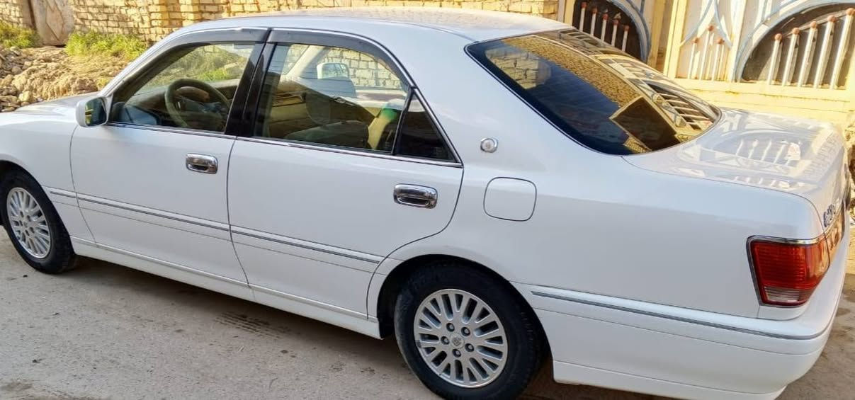 السلام عليكم ورحمة الله  كراون ملكه كفاله عامه من الكص والضربه والسرقه السياره تؤم انكليزي شمالي طبق الأصل جاهزه من كلشي مشط حداديه  تخم تاير تبريد ثلج محرك كير كارتون دي فور دكمه وحده مكان السياره ذي قار السعر 50 رقم الموبايل   ***********
