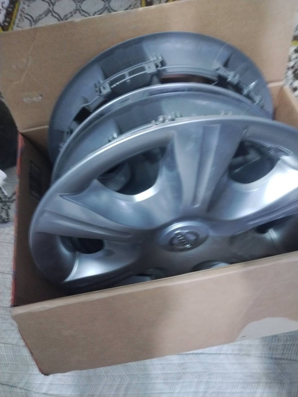 سلام عليكم تخم كبات صني مال زيرو 25للبيع ***********
